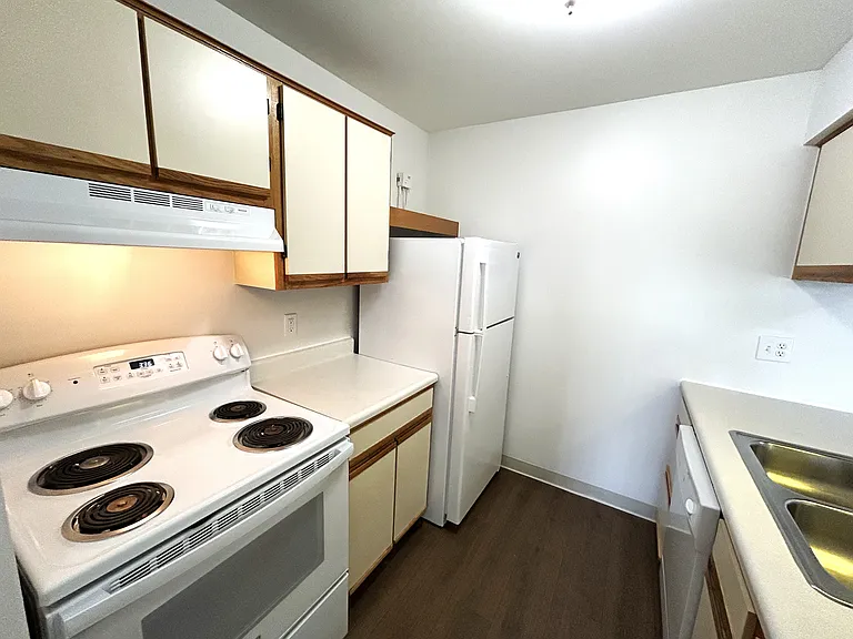 Thornridge Apartments — Photo 45
