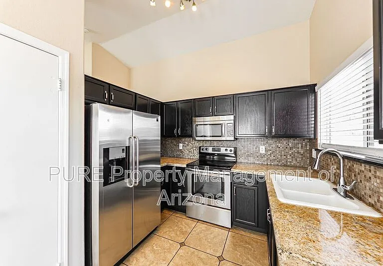 3514 W Fallen Leaf Ln — Photo 10