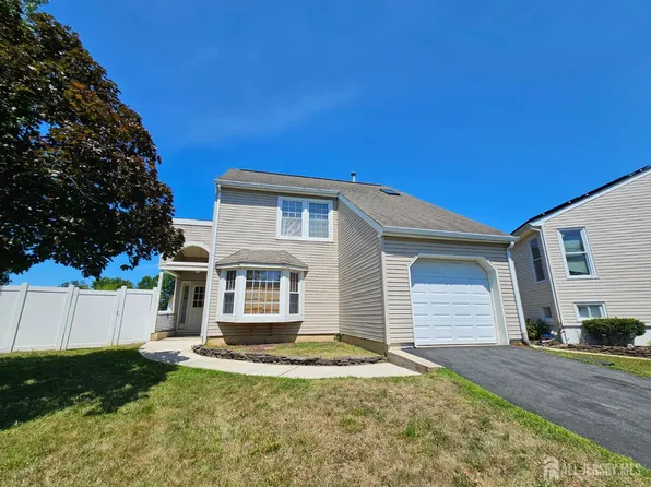 9 Mockingbird Ln, Dayton, NJ 08810