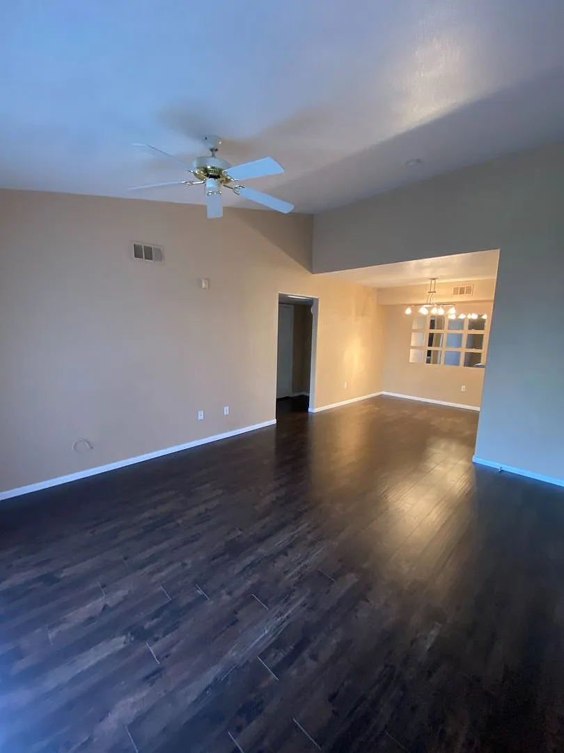 Spacious unfurnished 1 bedroom in the Southwest — Photo 2