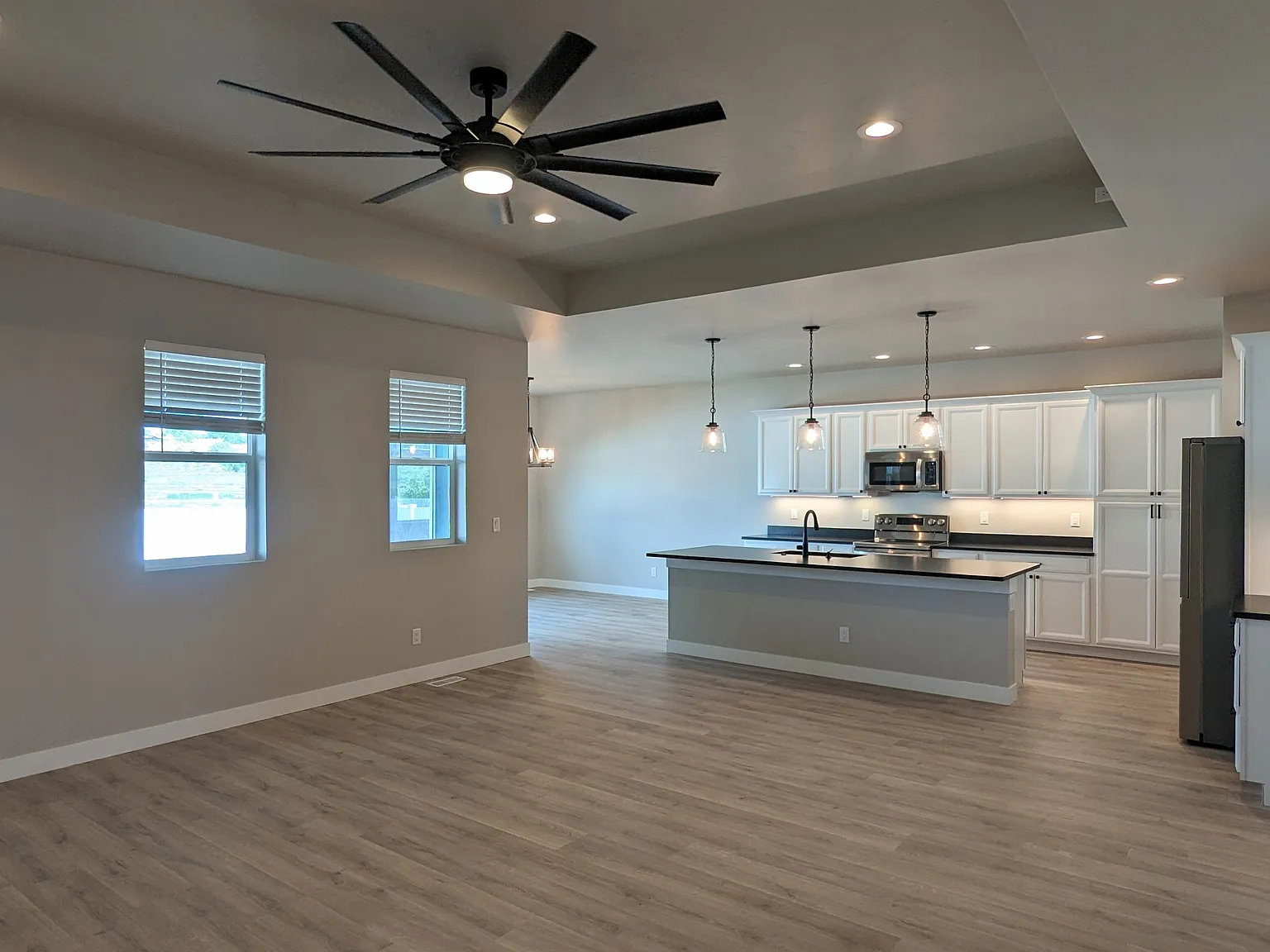 3 bed, 1859 sqft, $2,700 — Photo 3