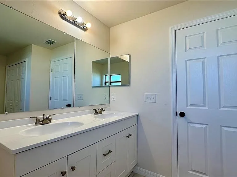 1105 NE 6th Place Cpe — Photo 25