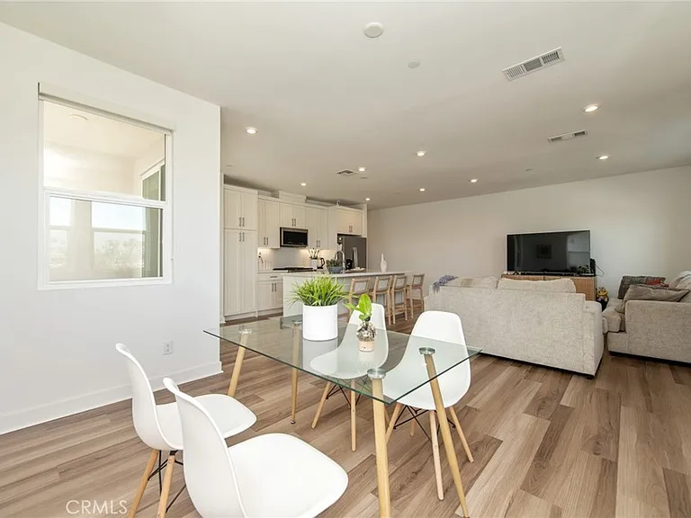1515 W Bushell St — Photo 14
