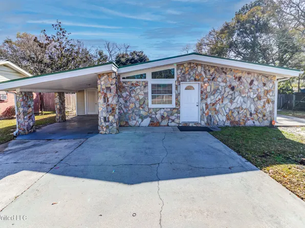 4518 Suffolk St, Pascagoula, MS 39581