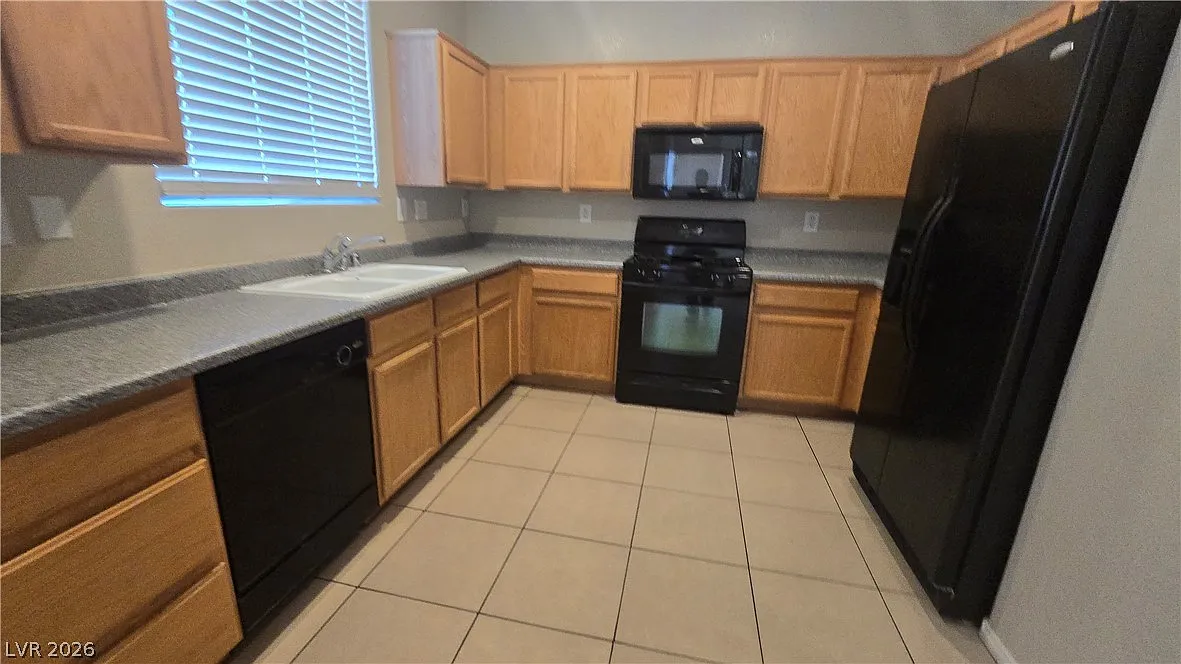 2 bed, 2.5 bath, 1309 sqft, $1,800 — Photo 4