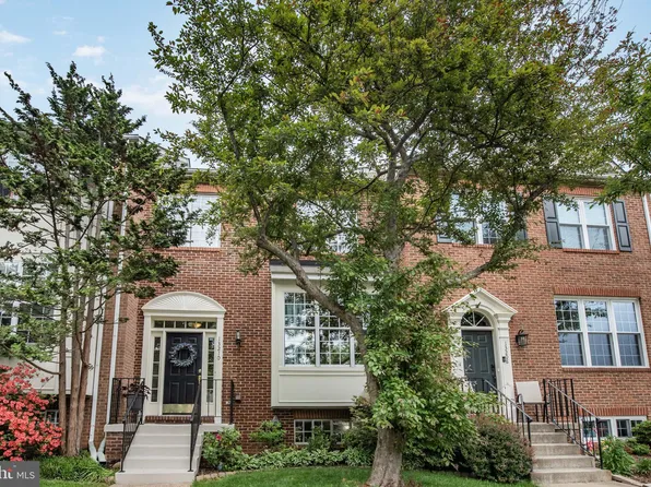 13210 Ashnut Ln, Herndon, VA 20171