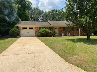 300 Whispering Pines St, Enterprise, AL 36330