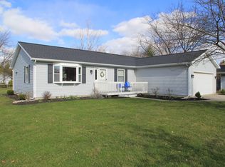 892 Champagne Ave, Bowling Green, OH 43402