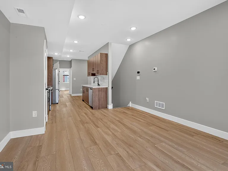 1843 E Hazzard St #2 — Photo 6