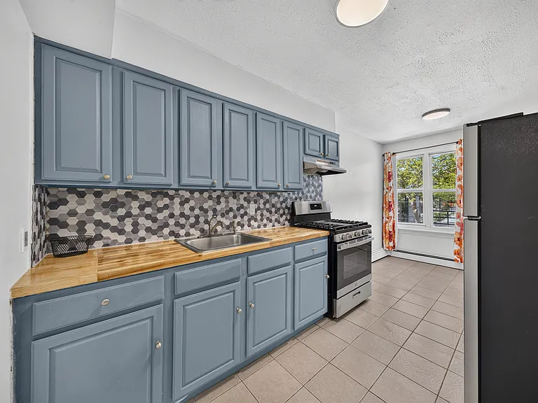 1510 Beach 12th St #2 — Photo 5
