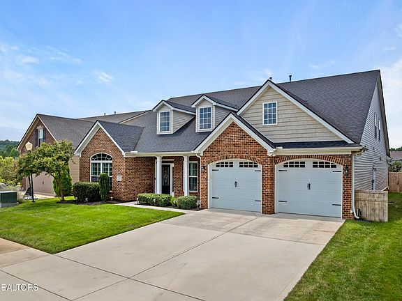 3rd image of 2529 Timber Highlands Ln