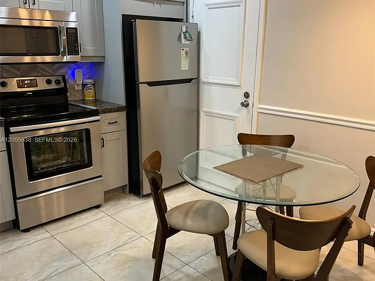3725 S Ocean Dr #L12 — Photo 4