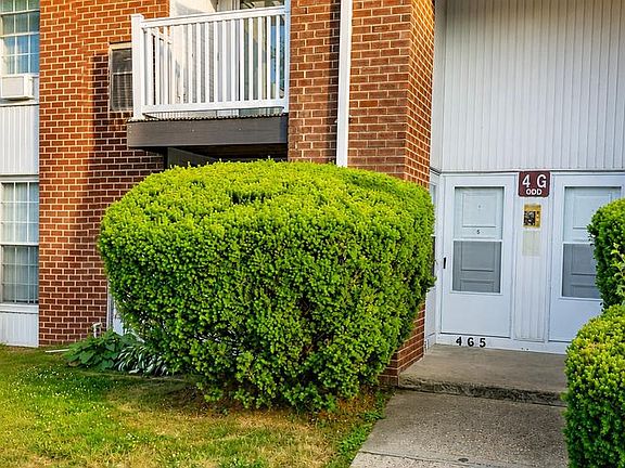2nd image of 275 Green St APT 4G5