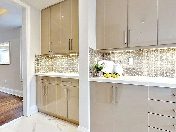 3rd image of 36 Adastra Cres