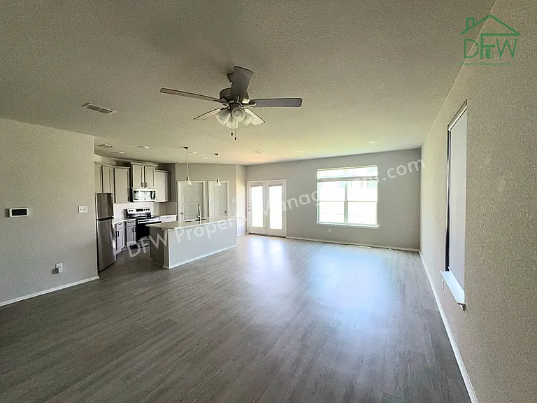 8978 Fair Oaks Dr — Photo 2