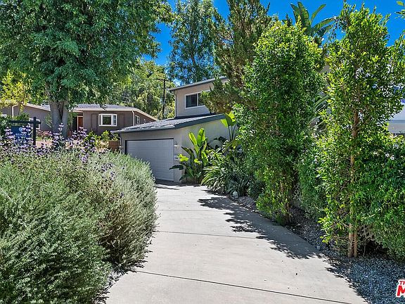 4th image of 21808 Providencia St