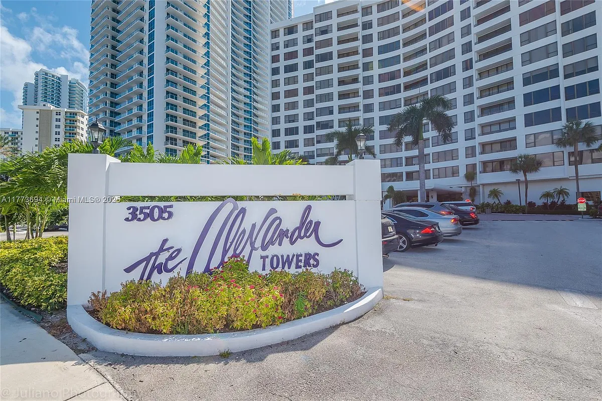 Building Photo - 3505 S Ocean Dr #504