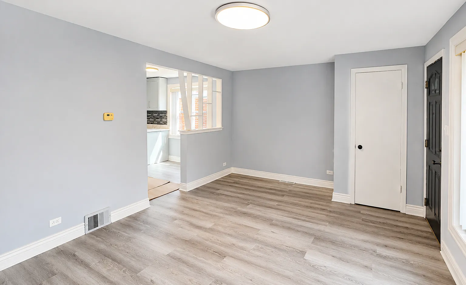 3 bed, 988 sqft, $2,500 — Photo 4