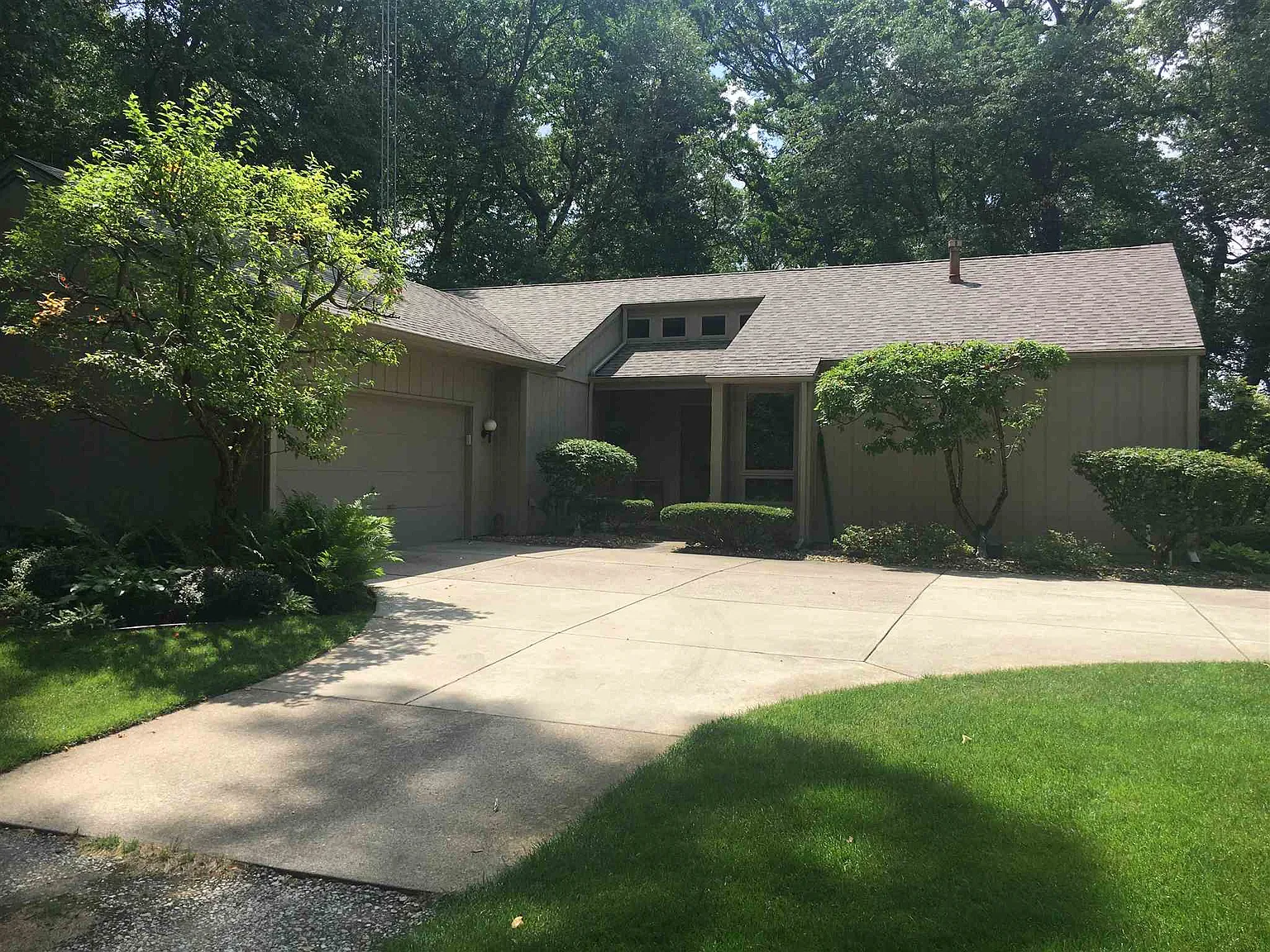 25416 Grant Rd photo 1