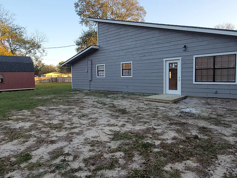 250 S Clover St — Photo 23