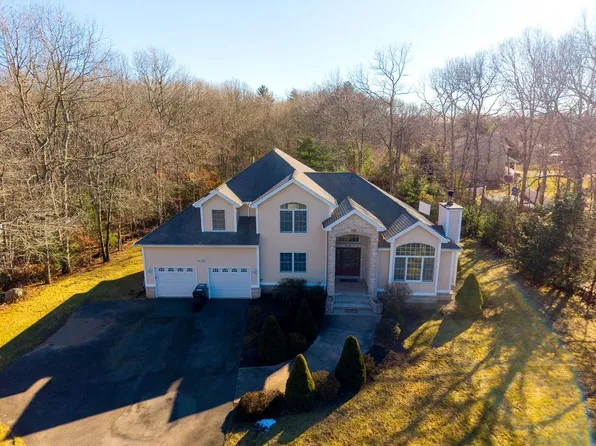 23 Millers Dr, Dartmouth, MA 02747