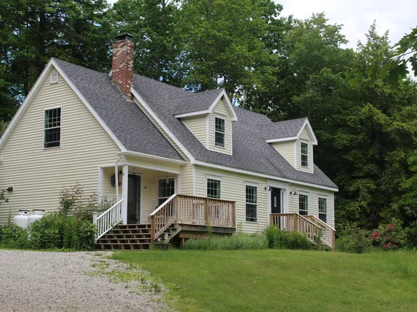 10 Kindred Meadow Way, Gray, ME 04039