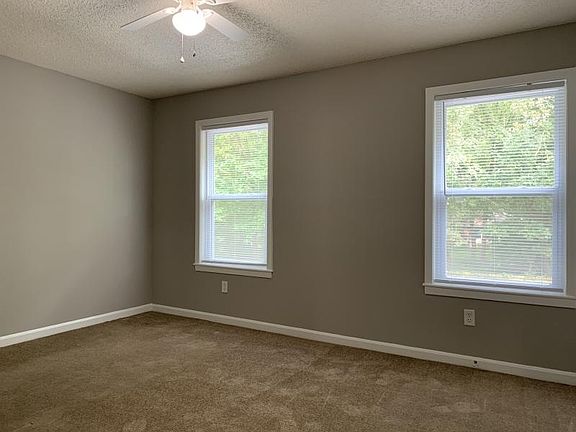 4th image of 645 Spottswood Manor Dr