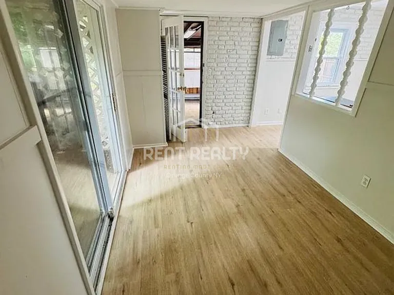 27 Interlochen Pkwy — Photo 5