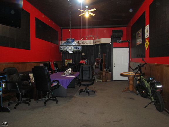 5th image of 110 S Green St