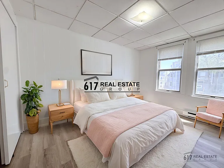 235 E Eagle St #3 — Photo 8