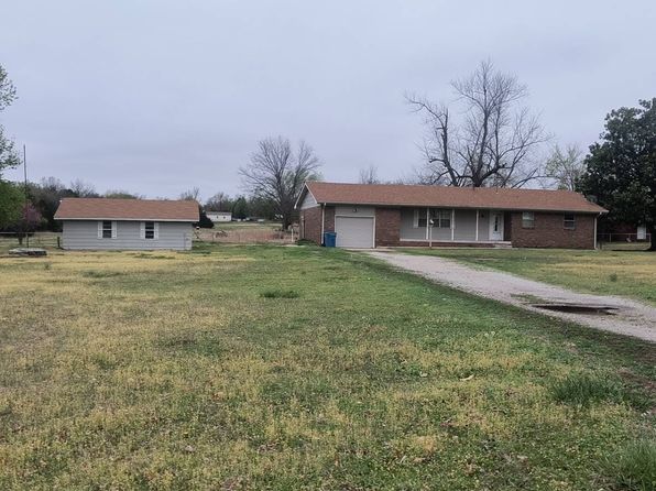 301 W Rogers St, Oilton, OK 74052