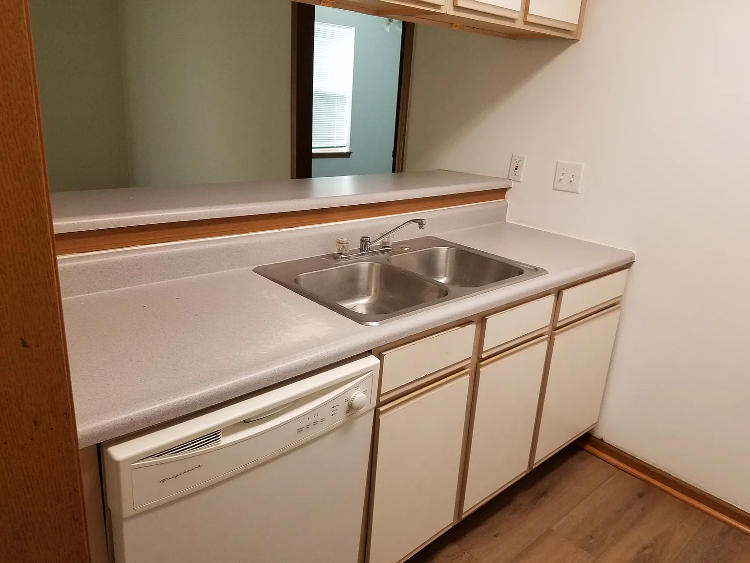 4 bed, 1105 sqft, $1,075 — Photo 4