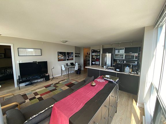 5th image of 9981 Whalley Blvd #1207