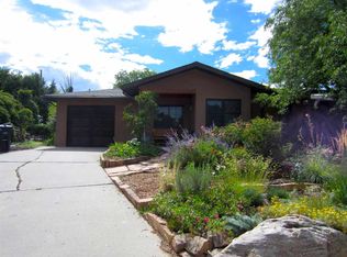 311 Mimbres Dr, White Rock, NM 87544