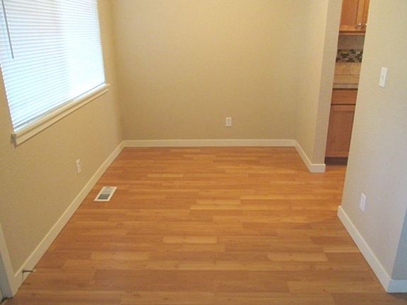 5th image of 18003 SE Rose St #18003