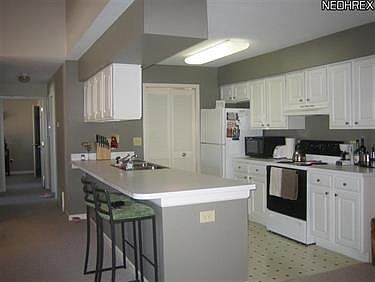 4th image of 22689 Lenox Dr #622
