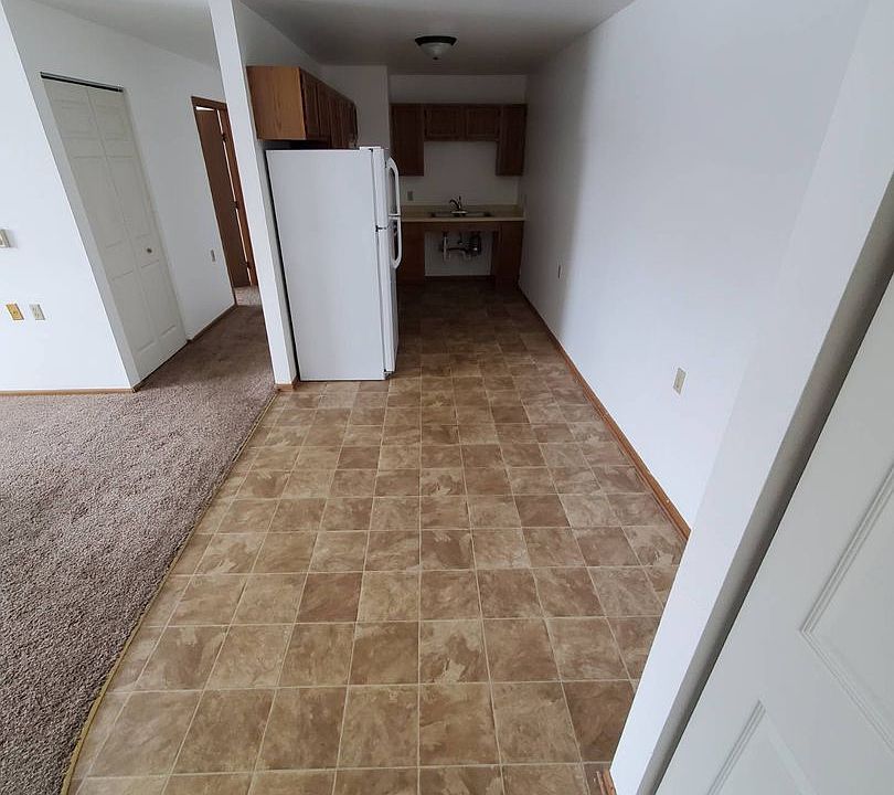 1st image of 711 N Spring St APT 6