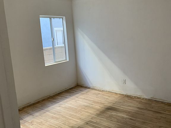 2nd image of 3755 Westwood Blvd APT 2