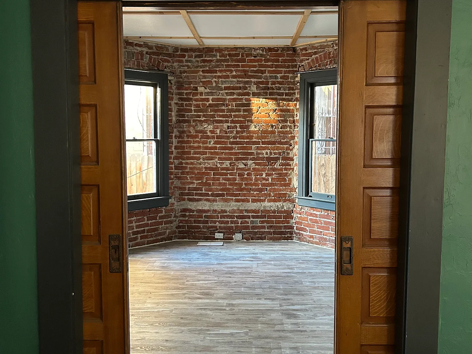 1029 N Corona St — Photo 1