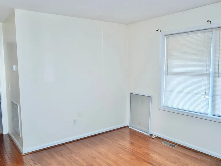 2427 Lindsay Rd — Photo 10