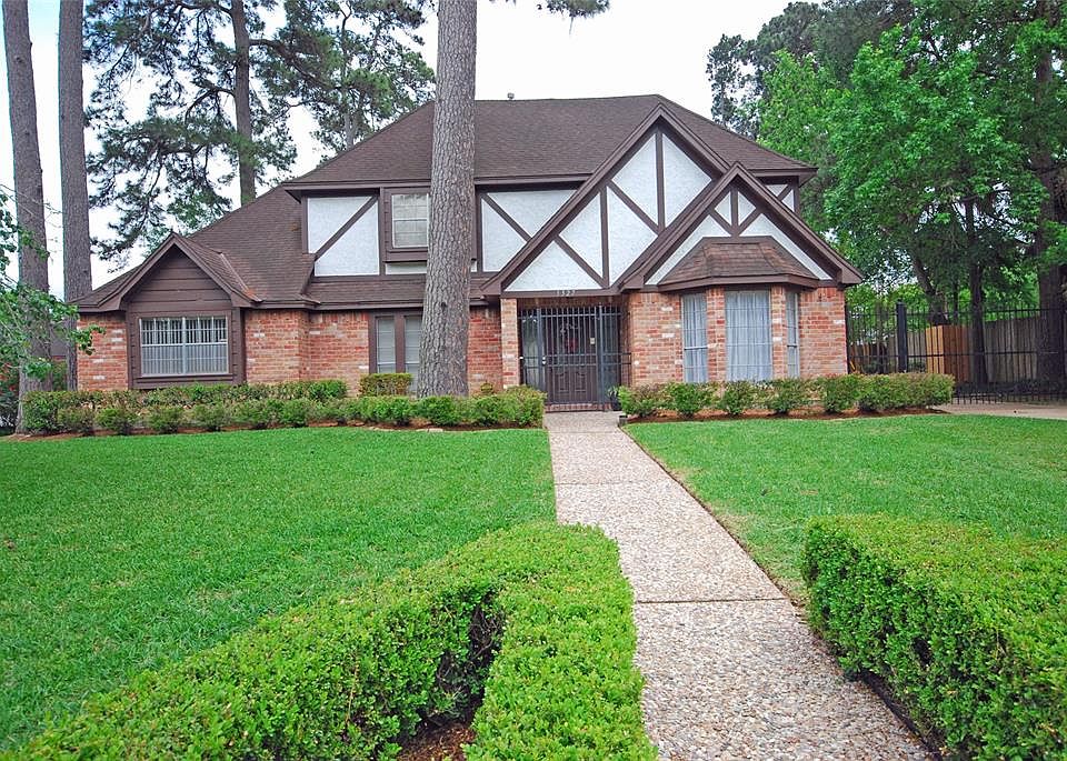 1st image of 3327 Woodbriar Dr