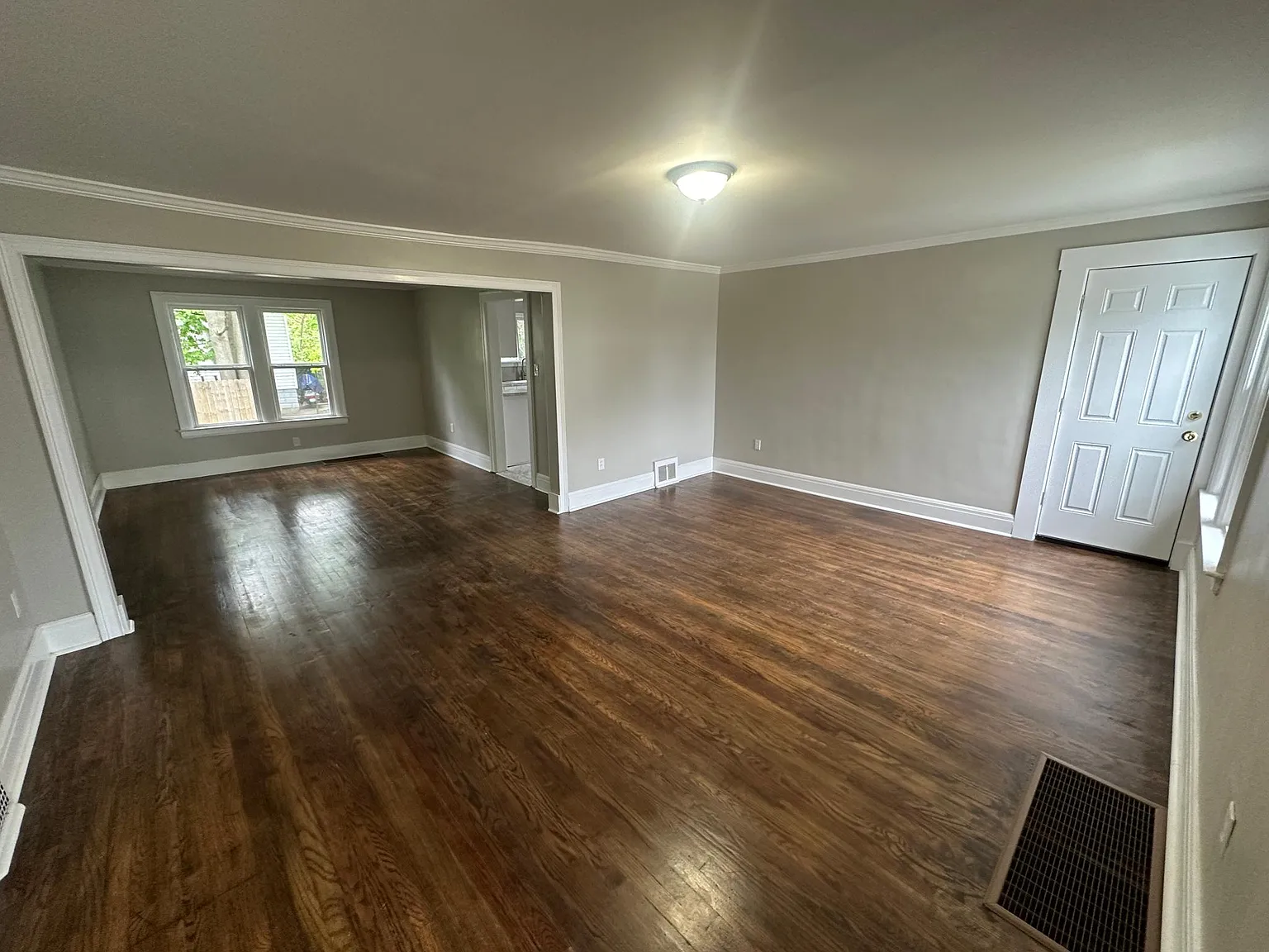 2 bed, 1250 sqft, $1,350 — Photo 3