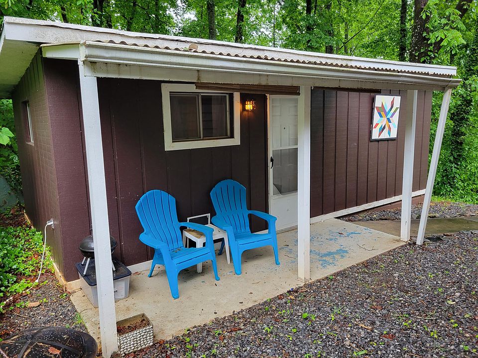 1st image of 29 Arrowhead Ln