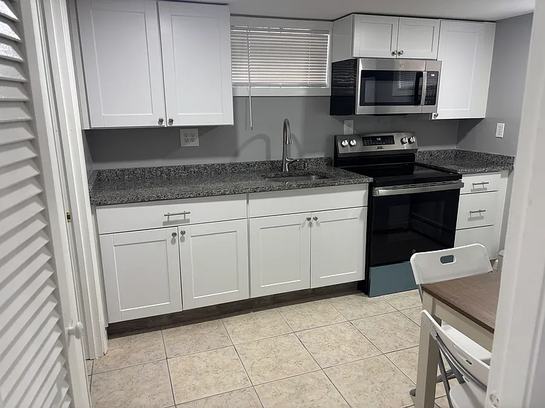24 Biscayne Dr #24A — Photo 14
