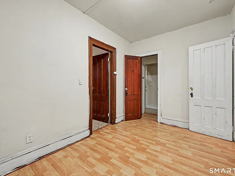 135 Sherwood Ave — Photo 21