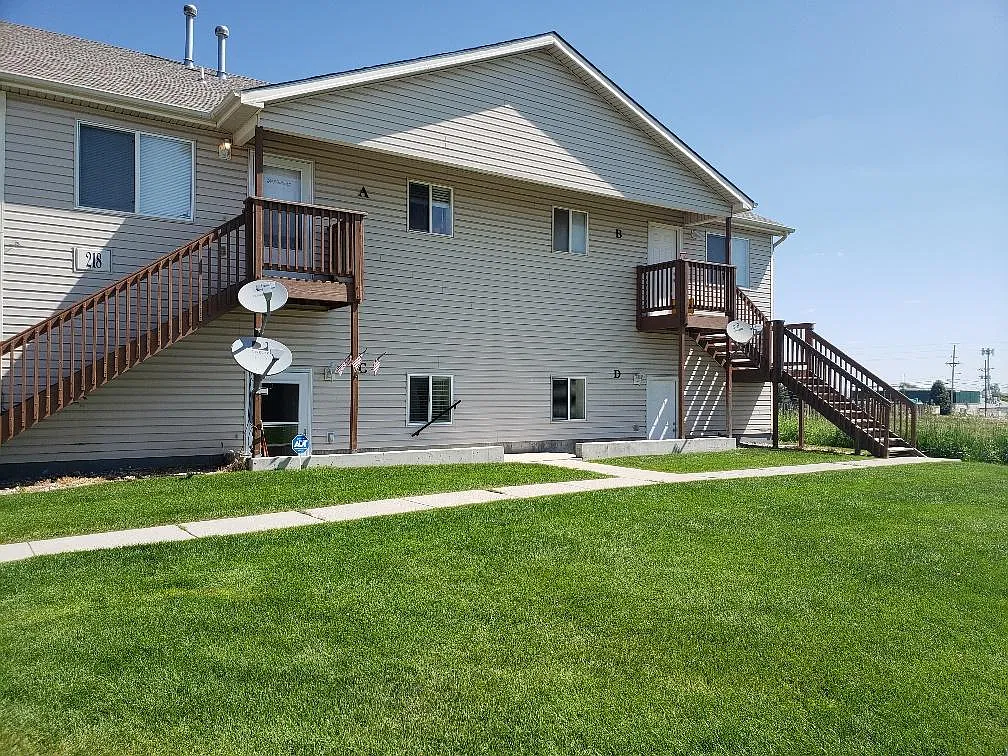3 bed, 980 sqft, $1,395 — Photo 1