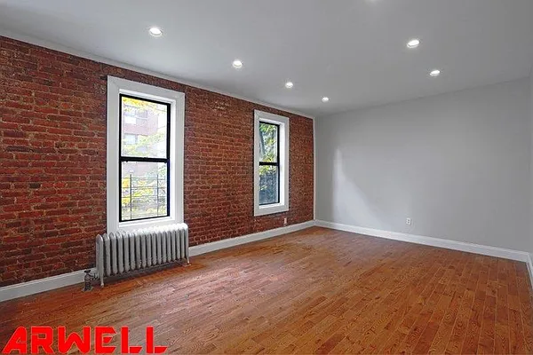 Rented by Arwell Realty | media 6