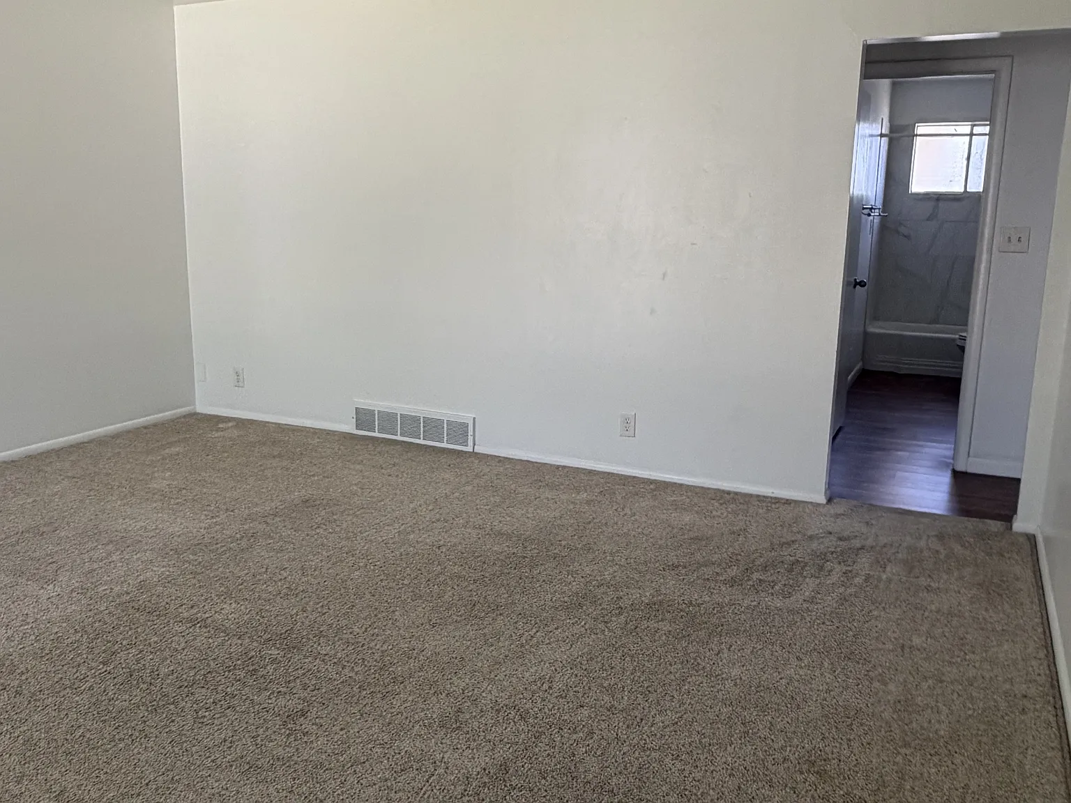 237 W State St - Dah - Klm - B — Photo 3