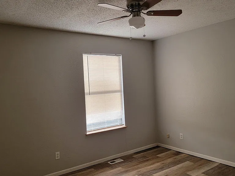 3561 Elk Ridge Dr — Photo 3