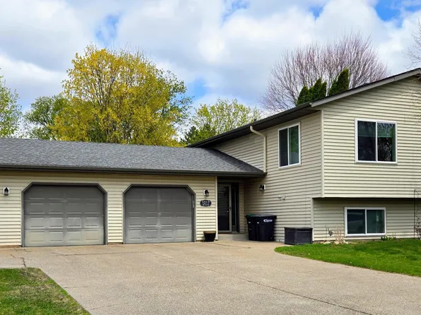 1017 4th Ave NE, Little Falls, MN 56345